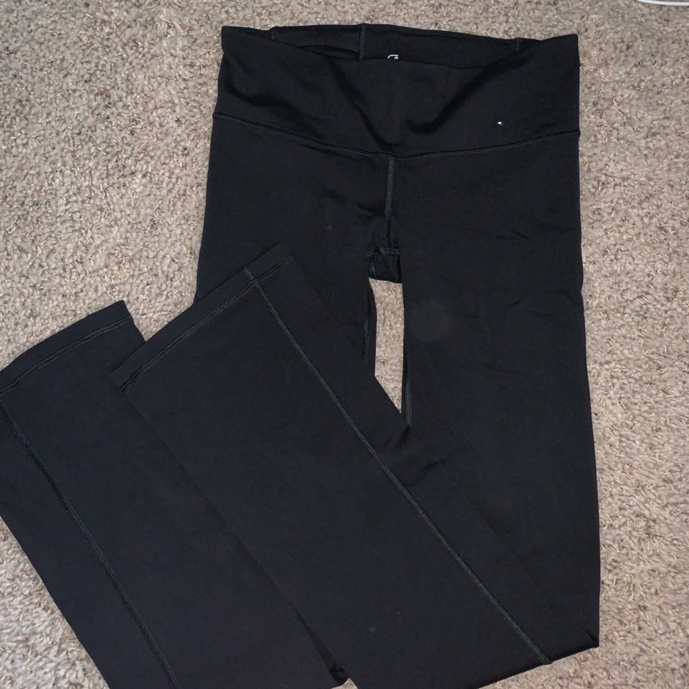 Never worn gap fit flare yoga pants